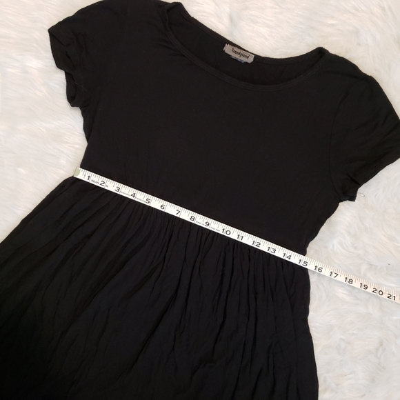 Trendyland Simple Short Sleeve Black Dress - Picture 8 of 8